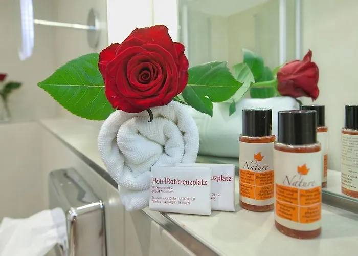 Hotel Rotkreuzplatz 3*