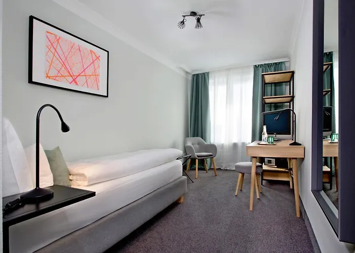 Rotkreuzplatz Hotel München